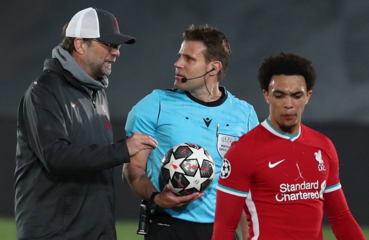 花滑世锦赛：马里宁4A跳成功落地